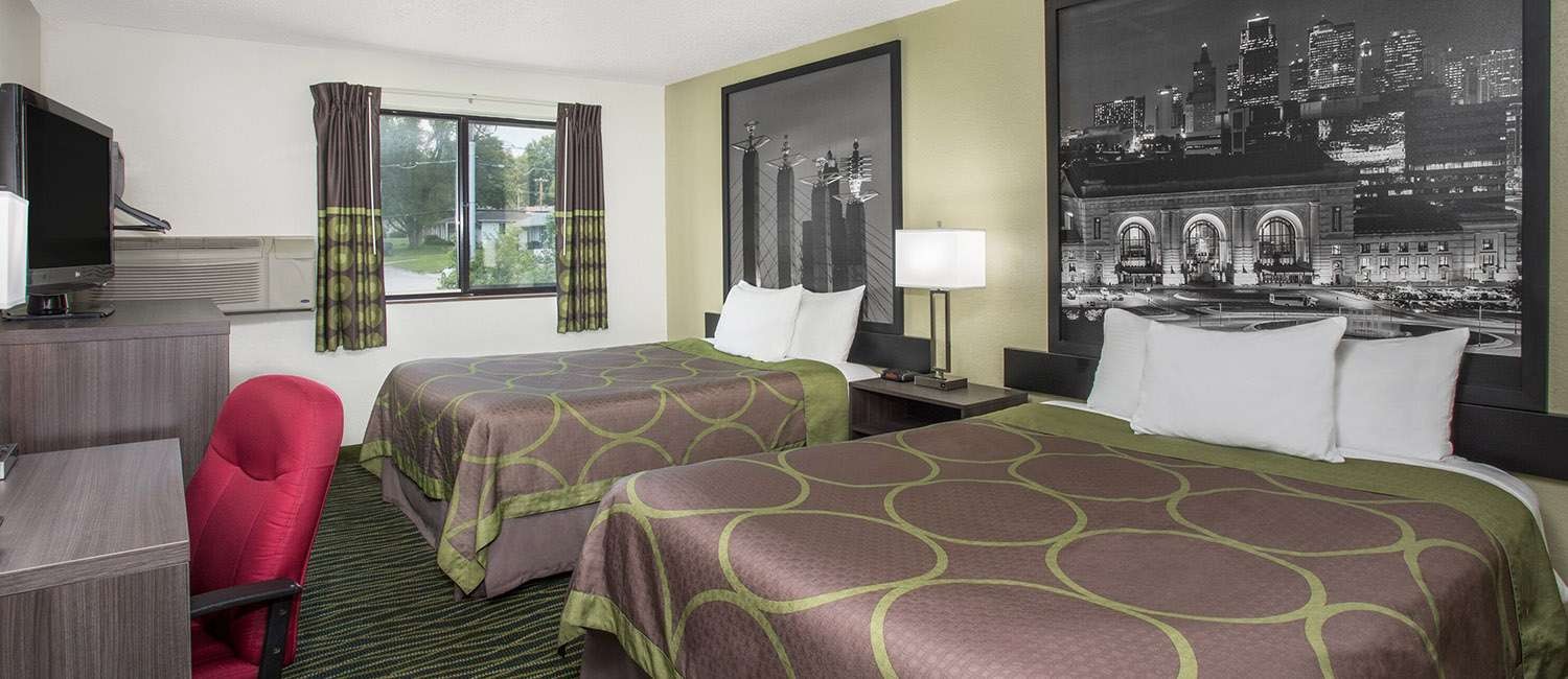 SLEEP BETTER IN THE SPACIOUS AND AFFORDABLE GUEST ROOMS AT OUR  INDEPENDENCE,MO HOTEL